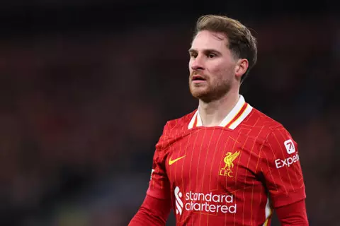 ماك أليستر: عودتنا للمنافسة على لقب الدوري الإنجليزي صعبة.. وسعيد من من أجل إيزاك